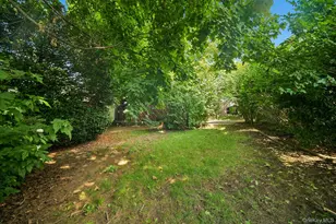 174 Frederick Ave, Floral Park, NY 11001 - Photo 38