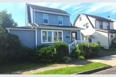 20 Laurel Road, Lindenhurst, NY 11757 - Photo 1