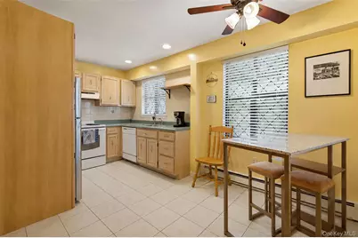 333 Sierra Vista Lane, Valley Cottage, NY 10989 - Photo 10