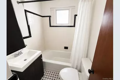 325 W Valley Stream Boulevard, Valley Stream, NY 11580 - Photo 22