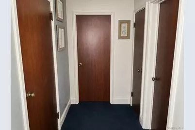 325 W Valley Stream Boulevard, Valley Stream, NY 11580 - Photo 16