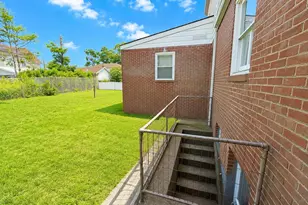 325 W Valley Stream Blvd, Valley Stream, NY 11580 - Photo 32