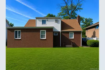 325 W Valley Stream Boulevard, Valley Stream, NY 11580 - Photo 30