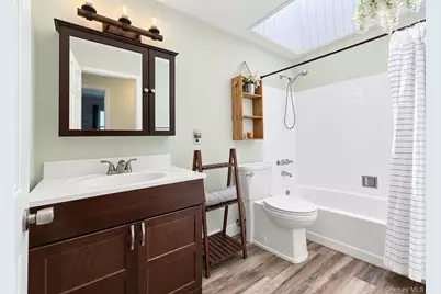 4476 Express Drive S, Ronkonkoma, NY 11779 - Photo 8