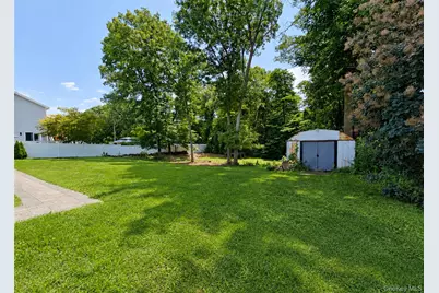 4476 Express Drive S, Ronkonkoma, NY 11779 - Photo 22
