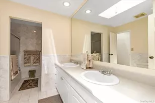 39 Spring Hollow, Roslyn, NY 11576 - Photo 16