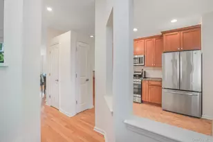 504 Southview Dr, Poughkeepsie, NY 12601 - Photo 8