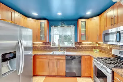 408 Oceanside Street, Islip Terrace, NY 11752 - Photo 6
