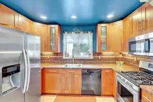 408 Oceanside St, Islip Terrace, NY 11752 - Photo 6