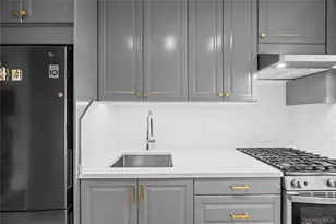 4140 Union St, Flushing, NY 11355 - Photo 6