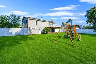 10 Coronado Rd, Holbrook, NY 11741 - Photo 2