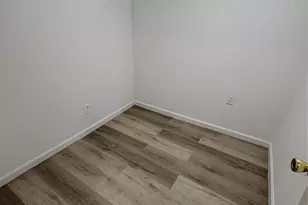 32-33 200th St, Bayside, NY 11361 - Photo 18