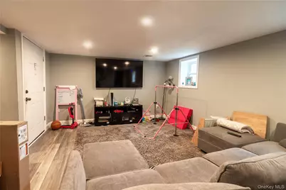 210 Abbott Avenue, Elmsford, NY 10523 - Photo 14