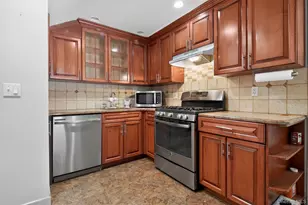 246-40 Alameda Ave, Little Neck, NY 11362 - Photo 10
