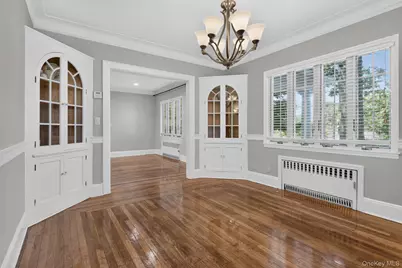 24640 Alameda Avenue, Little Neck, NY 11362 - Photo 12