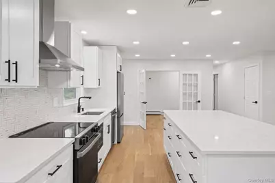 1 Gables Boulevard, East Setauket, NY 11733 - Photo 6