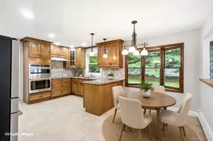 20 Arbor Ln, Dix Hills, NY 11746 - Photo 10
