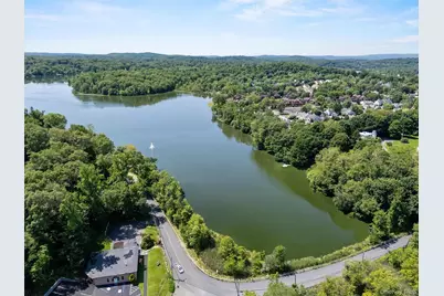 1860 E Main Street #5, Mohegan Lake, NY 10547 - Photo 32