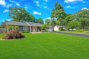 60 Thomas St, Coram, NY 11727 - Photo 2