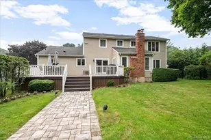 35 Bucknell Dr, Plainview, NY 11803 - Photo 40