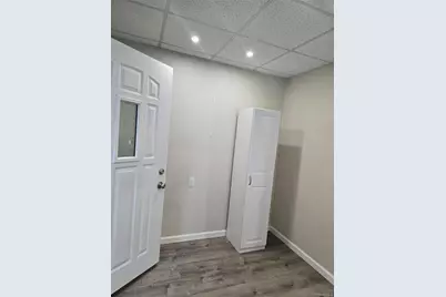 [Address not provided], Valley Stream, NY 11580 - Photo 4