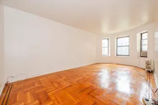 758 Brady Ct, Bronx, NY 10462 - Photo 6