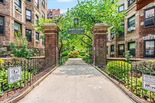 758 Brady Ct, Bronx, NY 10462 - Photo 2