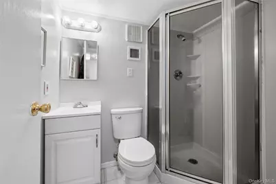 4230 E Tremont Avenue, Bronx, NY 10465 - Photo 22
