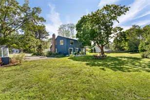 4 Joysan Ct, Hampton Bays, NY 11946 - Photo 24