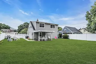 34 Vista Ln, Levittown, NY 11756 - Photo 18