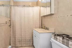 34 Vista Ln, Levittown, NY 11756 - Photo 14