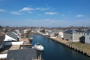 370 Clocks Blvd, Massapequa, NY 11758 - Photo 2