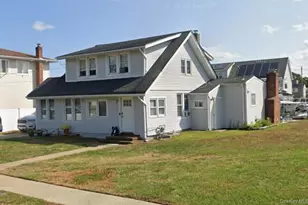 370 Clocks Blvd, Massapequa, NY 11758 - Photo 4