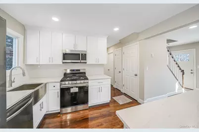 182 W 17th Street, Deer Park, NY 11729 - Photo 8