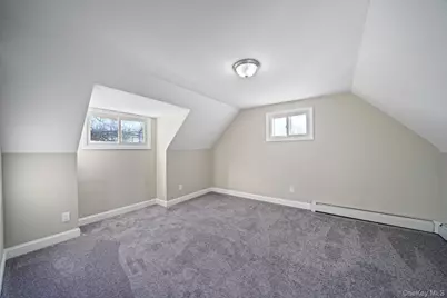 182 W 17th Street, Deer Park, NY 11729 - Photo 20