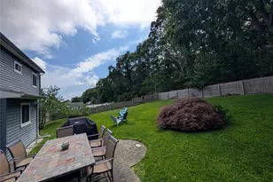 146 Rosemont Ave, Farmingville, NY 11738 - Photo 10