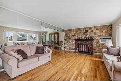 26 Margaret Road, Massapequa, NY 11758 - Photo 4