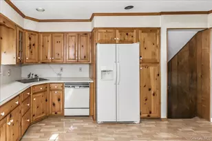 197 Stephen St, Levittown, NY 11756 - Photo 10