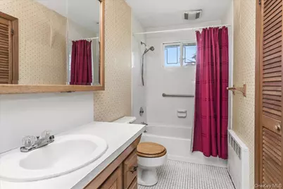 197 Stephen Street, Levittown, NY 11756 - Photo 18