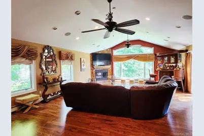 270 Bardonia Road, Nanuet, NY 10954 - Photo 1