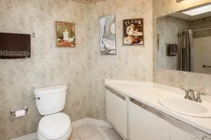 53 Villas Cir, Melville, NY 11747 - Photo 16
