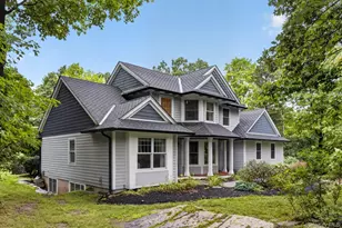 11 Sky View Ct, Wallkill, NY 12589 - Photo 2
