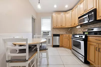 547 N 11th Street, New Hyde Park, NY 11040 - Photo 18