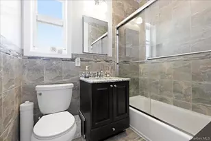 547 N 11th St, New Hyde Park, NY 11040 - Photo 16