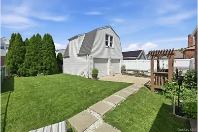 547 N 11th Street, New Hyde Park, NY 11040 - Photo 28