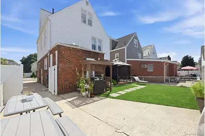 547 N 11th Street, New Hyde Park, NY 11040 - Photo 30