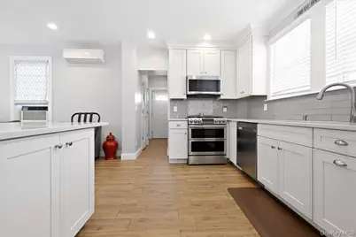 547 N 11th Street, New Hyde Park, NY 11040 - Photo 14