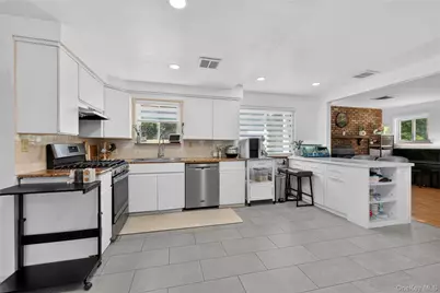 1171 Carlls Straight Path, Dix Hills, NY 11746 - Photo 8