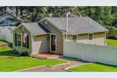 17 Connelly Drive, Lake Grove, NY 11755 - Photo 4