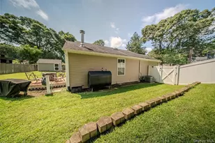 17 Connelly Dr, Lake Grove, NY 11755 - Photo 30